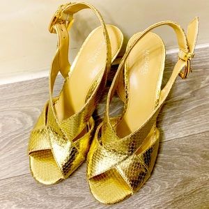 NWOT/Box MICHAEL by Micheal Kors Gold Sandals Sz 7